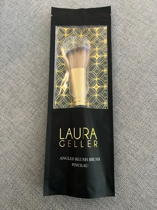 Laura Geller Angled Blush Brush - Picture 4 of 4